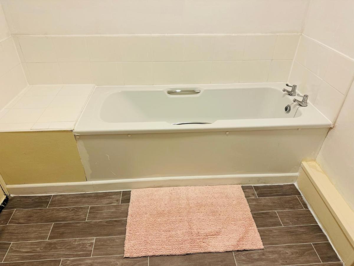 Double Bedroom In West Yorkshire, Leeds Leeds  Luaran gambar